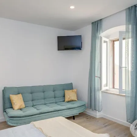 New Luxury In The Center Of * Omis
