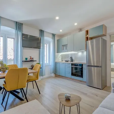 New Luxury In The Center Of Omis