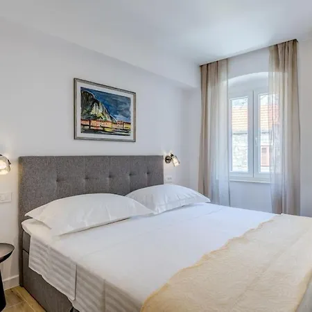 New Luxury In The Center Of