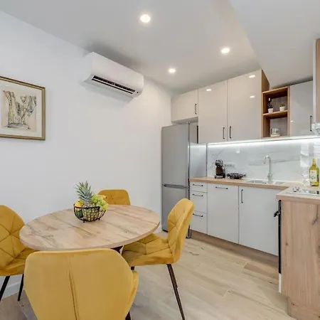 New Luxury In The Center Of *