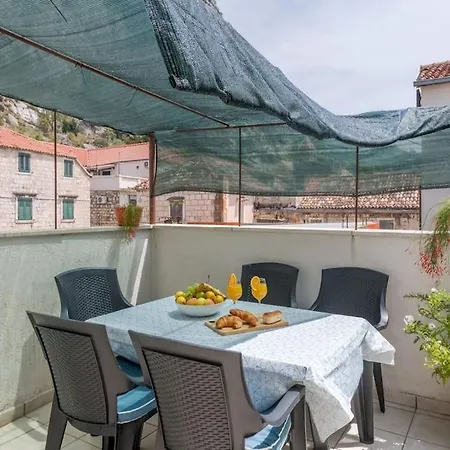 New Luxury In The Center Of Apartment *