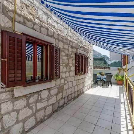 New Luxury In The Center Of * Omis