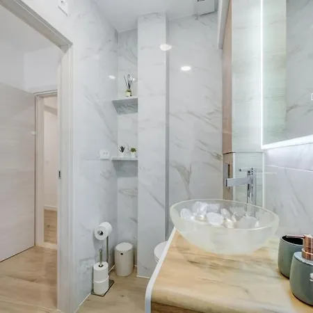 New Luxury In The Center Of Omis