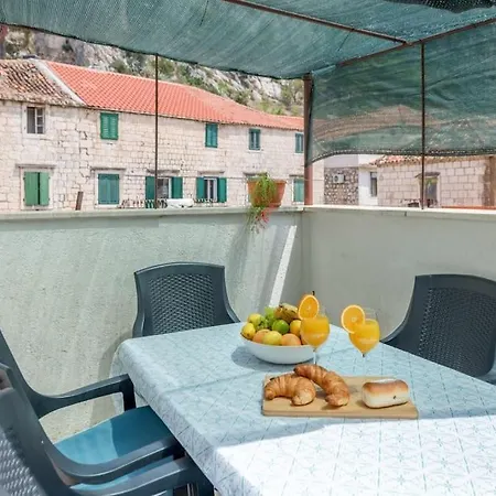 New Luxury In The Center Of Apartment *
